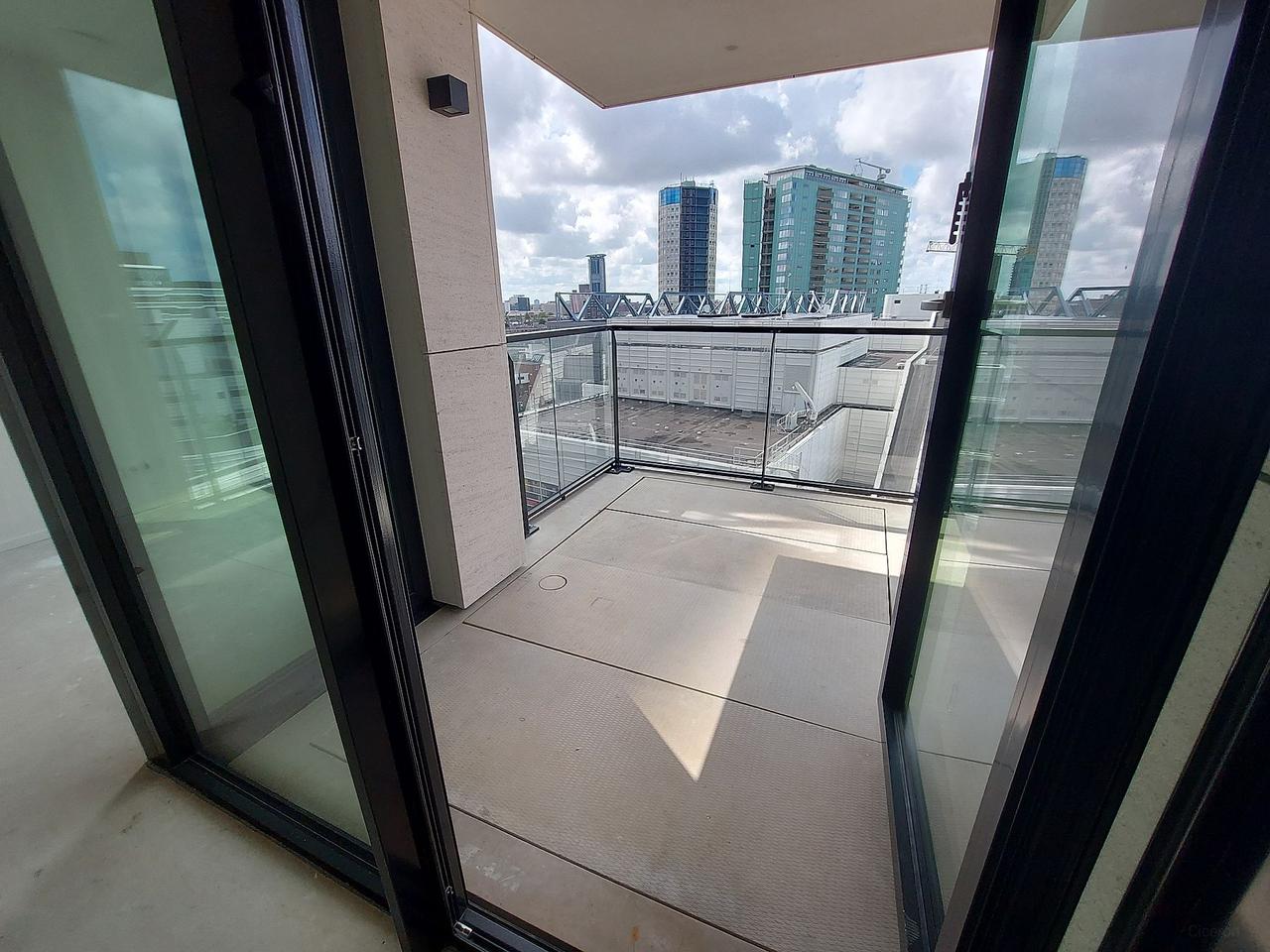Bright 1-Bedroom Apartment with a View - Image 5