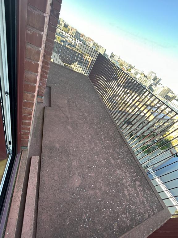 108 m² of living space with balcony by the IJ - Image 10