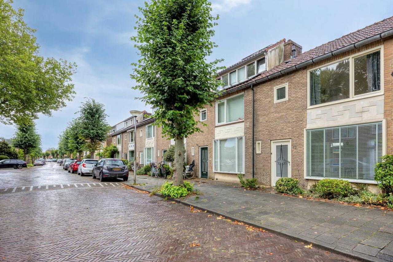 Deep southwest-facing garden in Leiderdorp - Image 1
