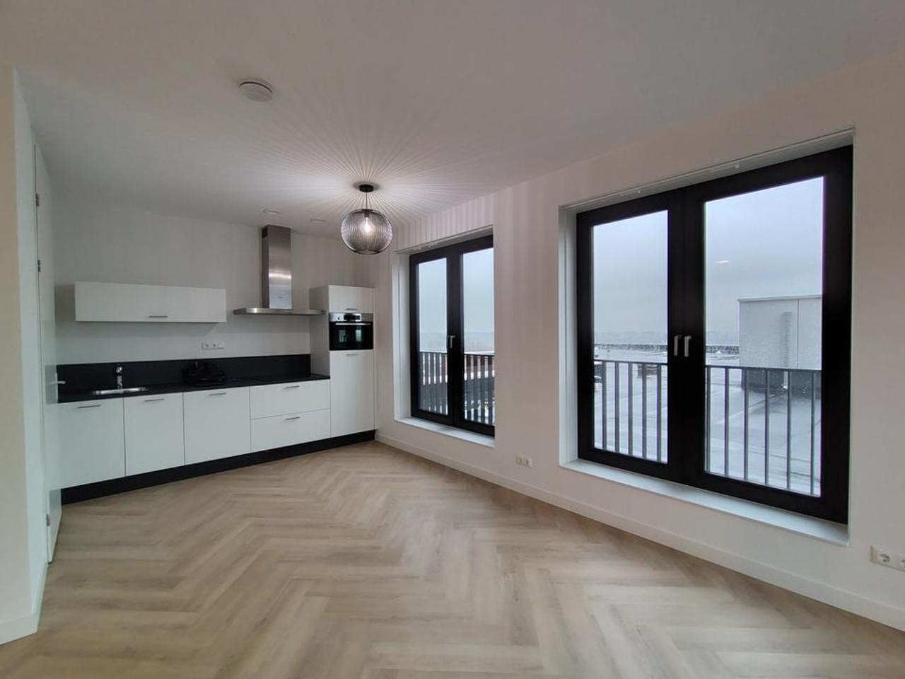 Licht appartement met loggia in Hyde Park - Afbeelding 3