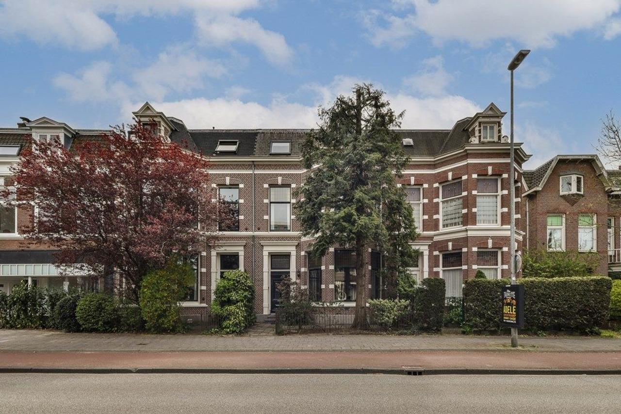 Historic townhouse with garden on Zijlweg - Image 1