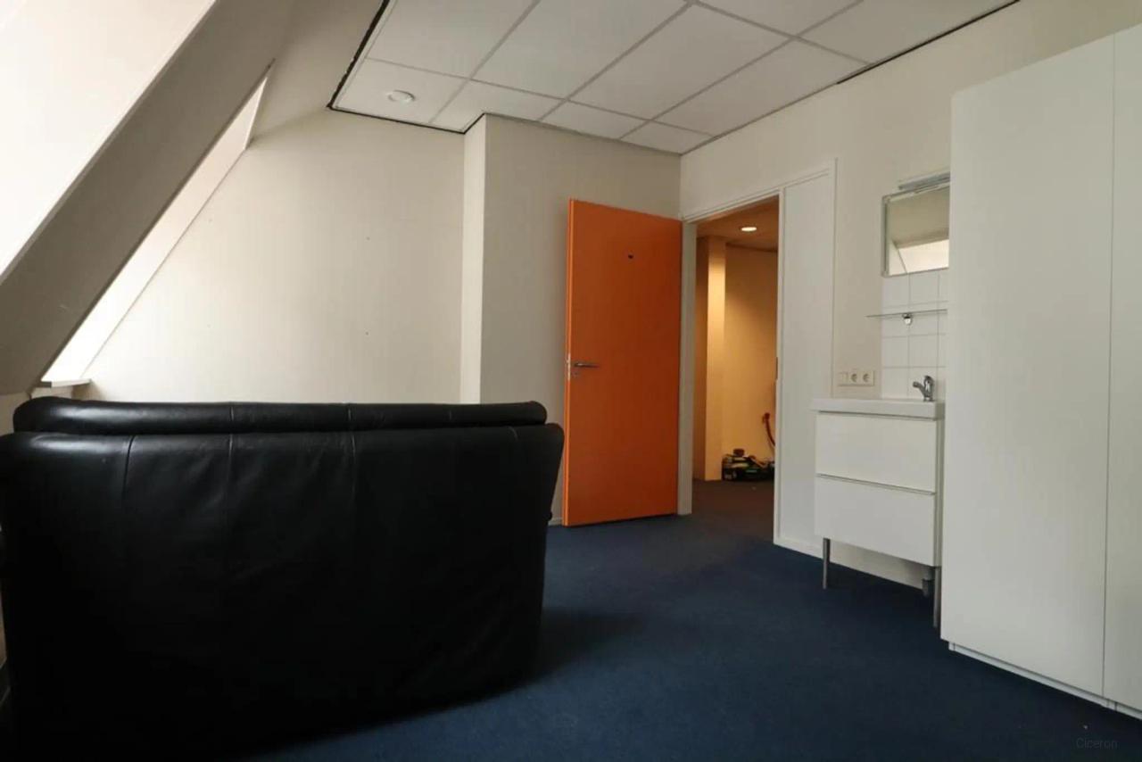 Studentenkamer van 15 m² in centrum Zeist - Afbeelding 2
