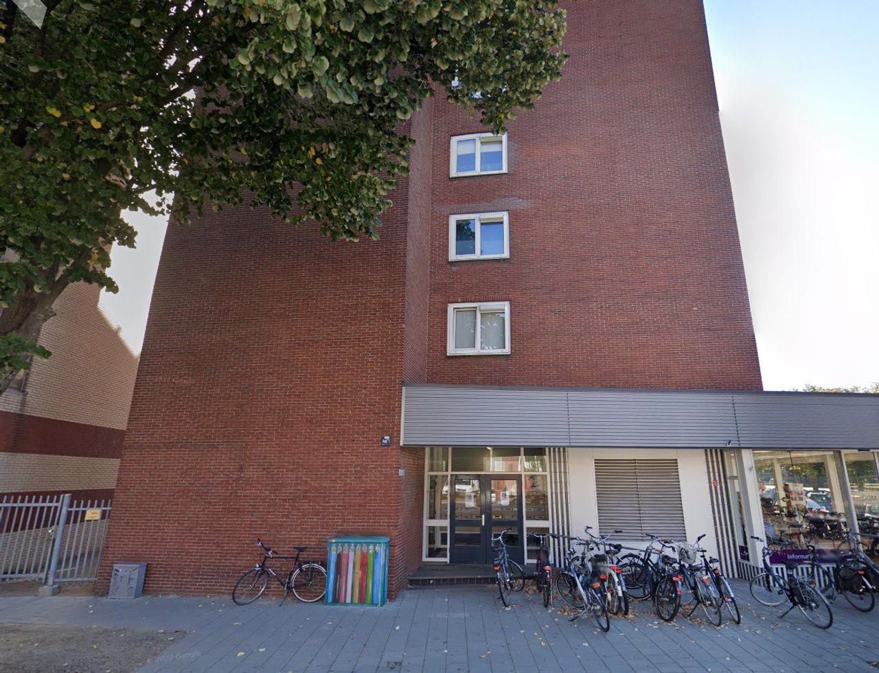 76 m² met twee slaapkamers en zuidbalkon - Afbeelding 3