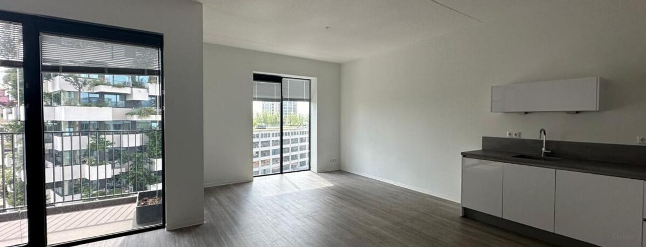 Loft with terrace and skyline views at Strijp-S - Image 5