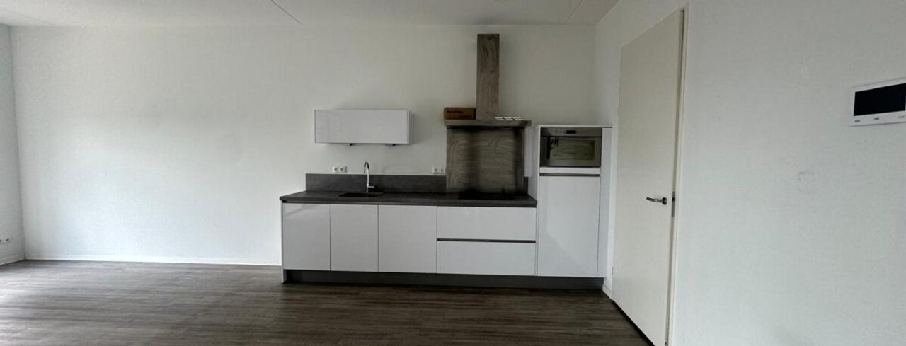 Loft with terrace and skyline views at Strijp-S - Image 7