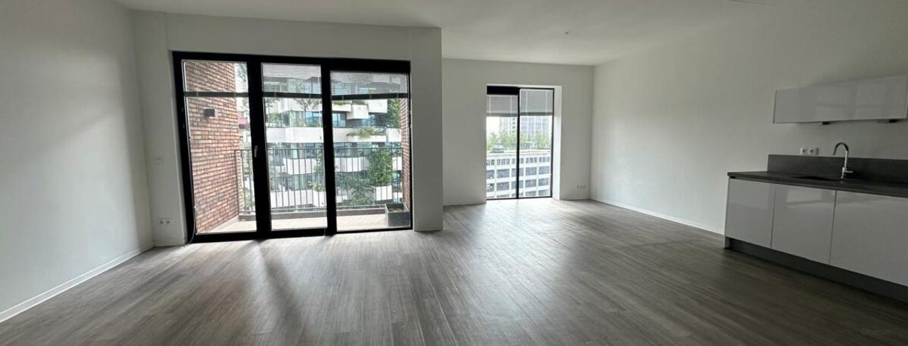 Loft with terrace and skyline views at Strijp-S - Image 8