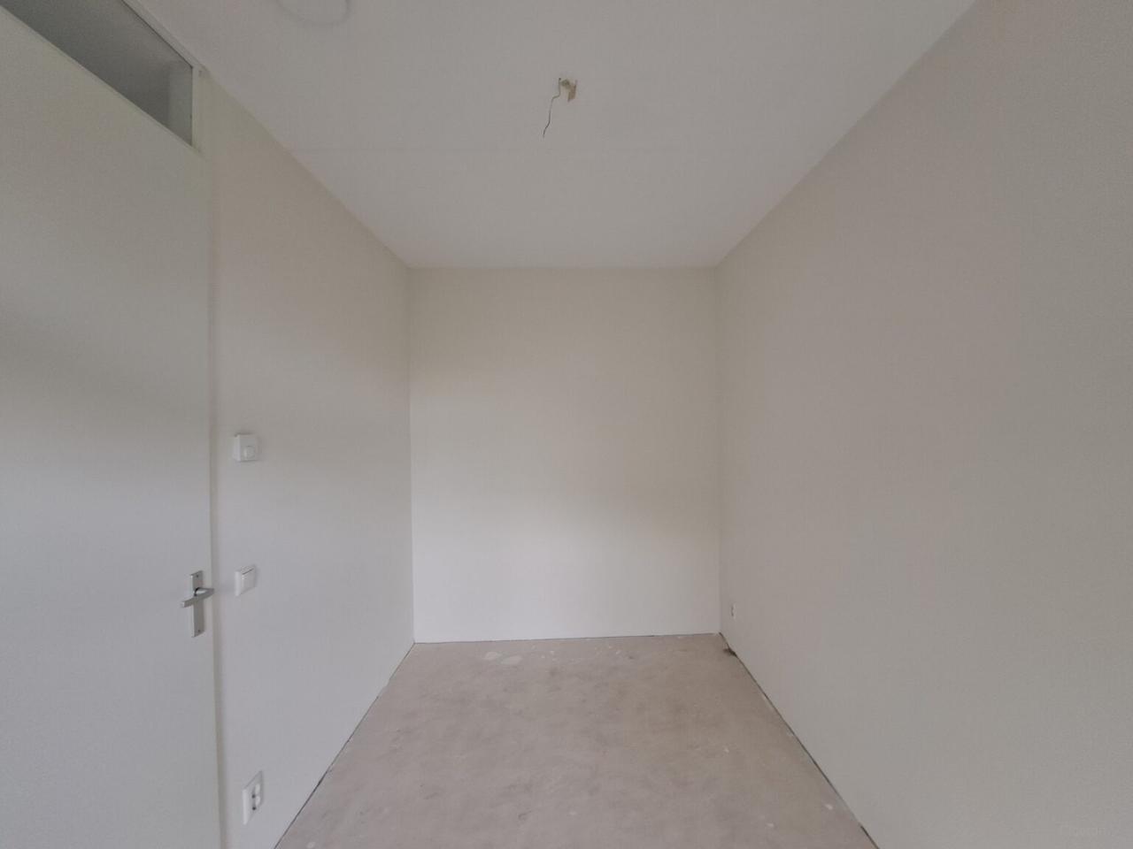 89 m² of Living Space with Balcony in Schiebroek - Image 9