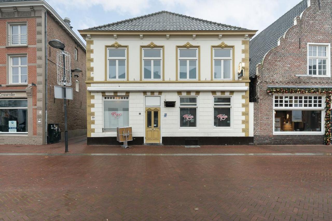 Vier slaapkamers en een ruim dakterras in Weert - Afbeelding 1