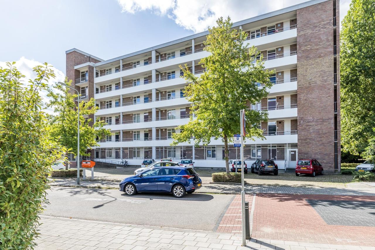 Studio with balcony on the fifth floor - Image 1