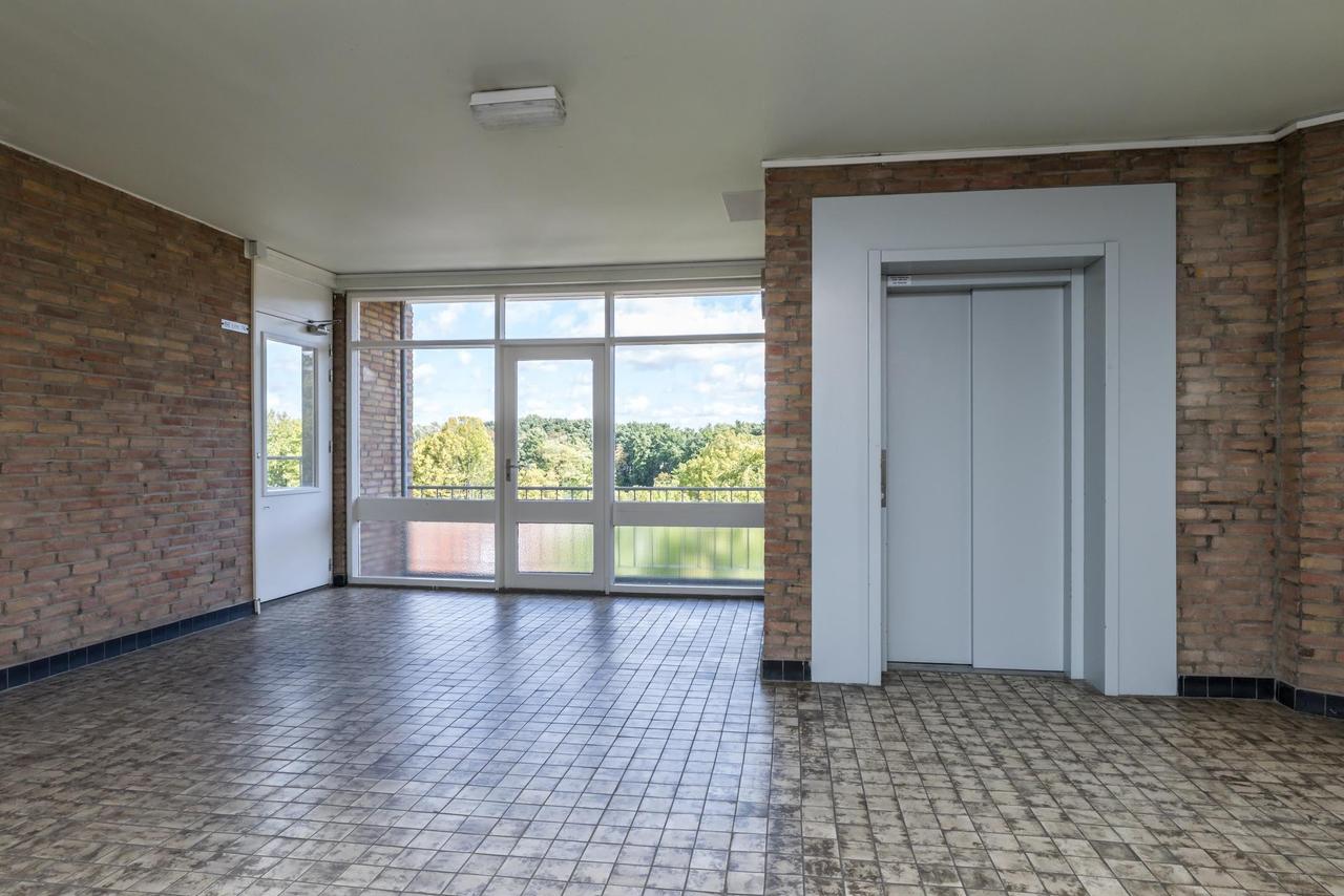 Studio with balcony on the fifth floor - Image 5