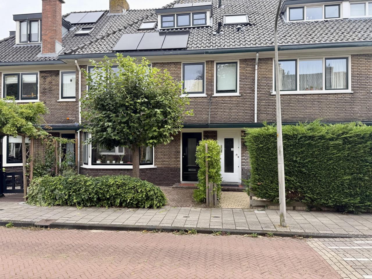 135 m², five bedrooms and a leafy garden - Image 1