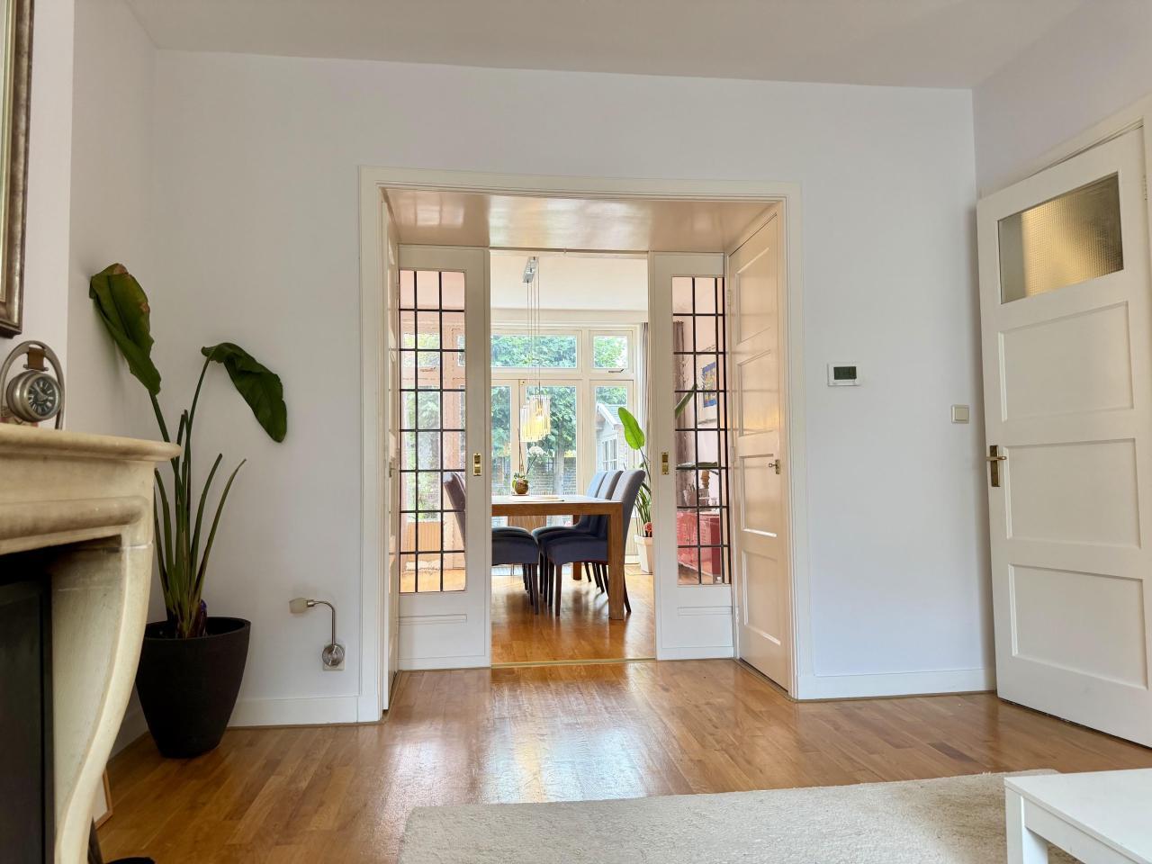 135 m², five bedrooms and a leafy garden - Image 3