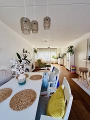 Five Bedrooms and Sunny Garden in Grasrijk - Image 5