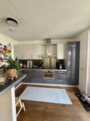 Five Bedrooms and Sunny Garden in Grasrijk - Image 9