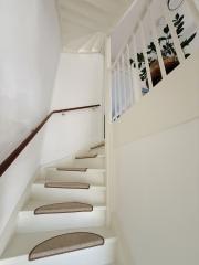 Five Bedrooms and Sunny Garden in Grasrijk - Image 12
