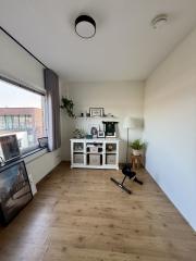 Five Bedrooms and Sunny Garden in Grasrijk - Image 27