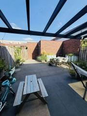 Five Bedrooms and Sunny Garden in Grasrijk - Image 28