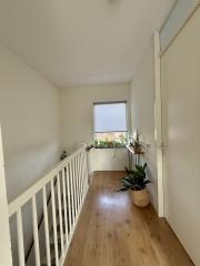 Five Bedrooms and Sunny Garden in Grasrijk - Image 32