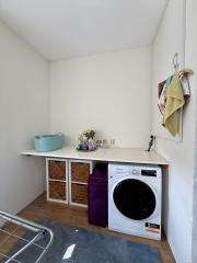Five Bedrooms and Sunny Garden in Grasrijk - Image 33