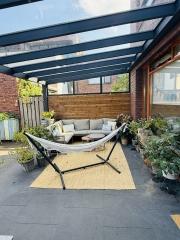 Five Bedrooms and Sunny Garden in Grasrijk - Image 38