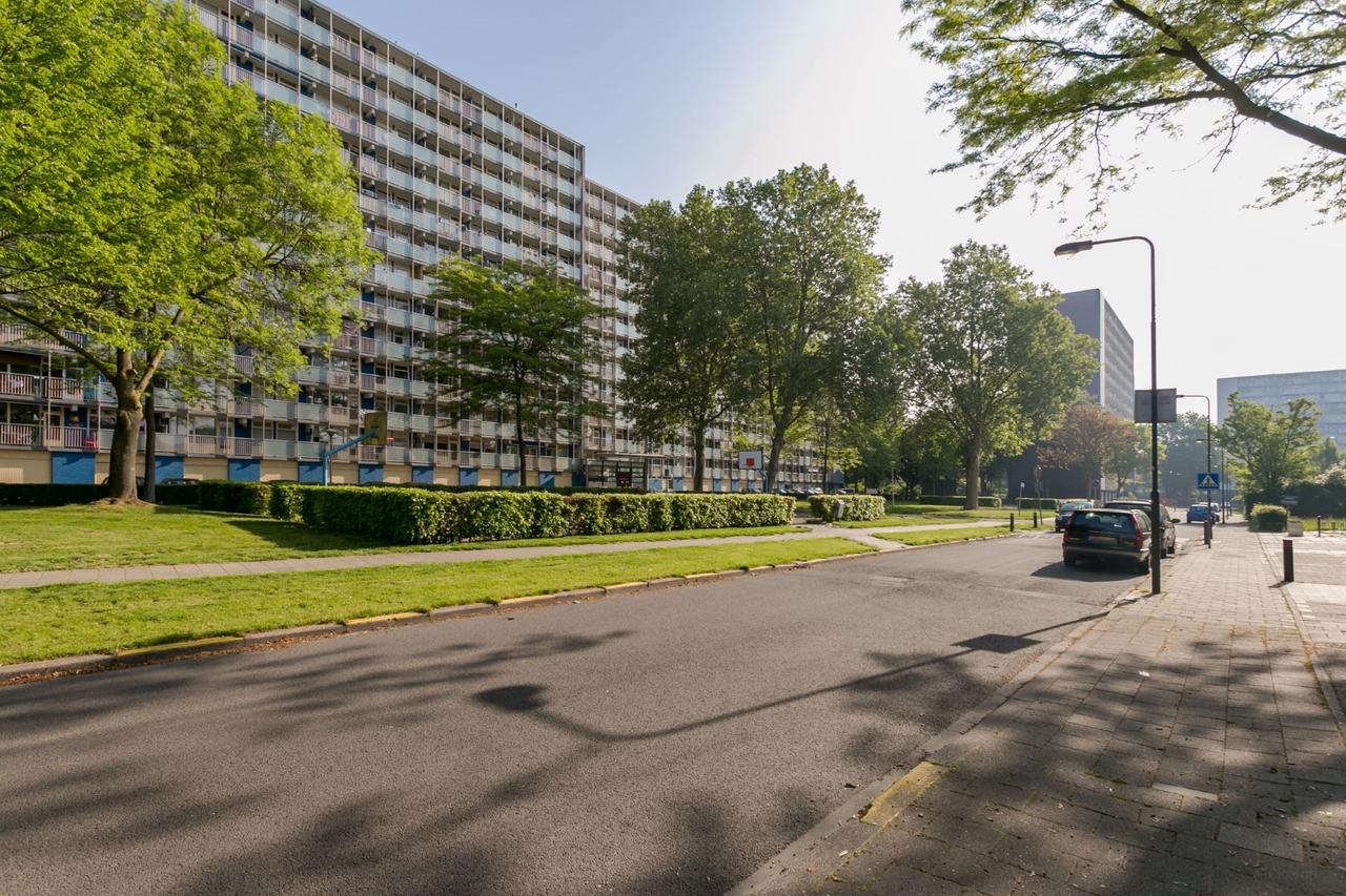 Zuidbalkon met uitzicht over Sittard - Afbeelding 2