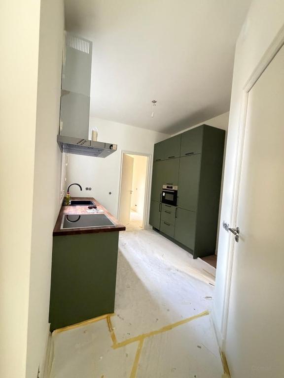 Renovated Apartment with Private Terrace - Image 6