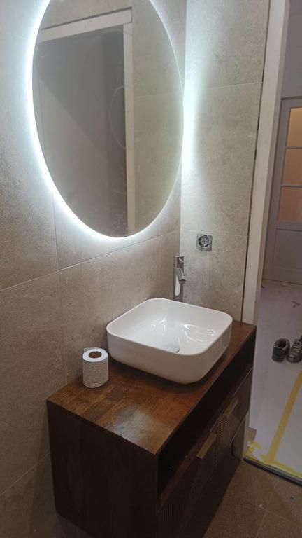 Furnished apartment with terrace on Overtoom - Image 12