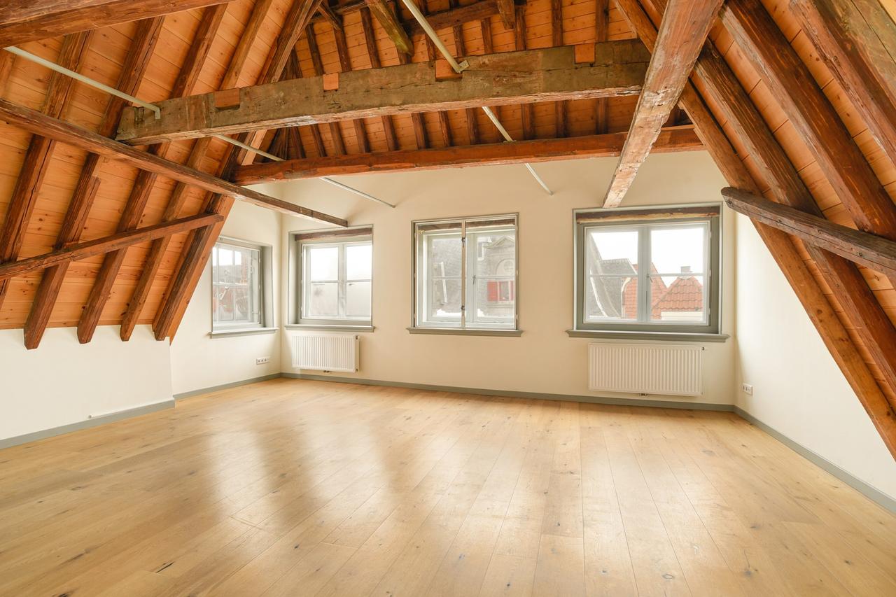 Historic apartment in the heart of Hoorn - Image 2