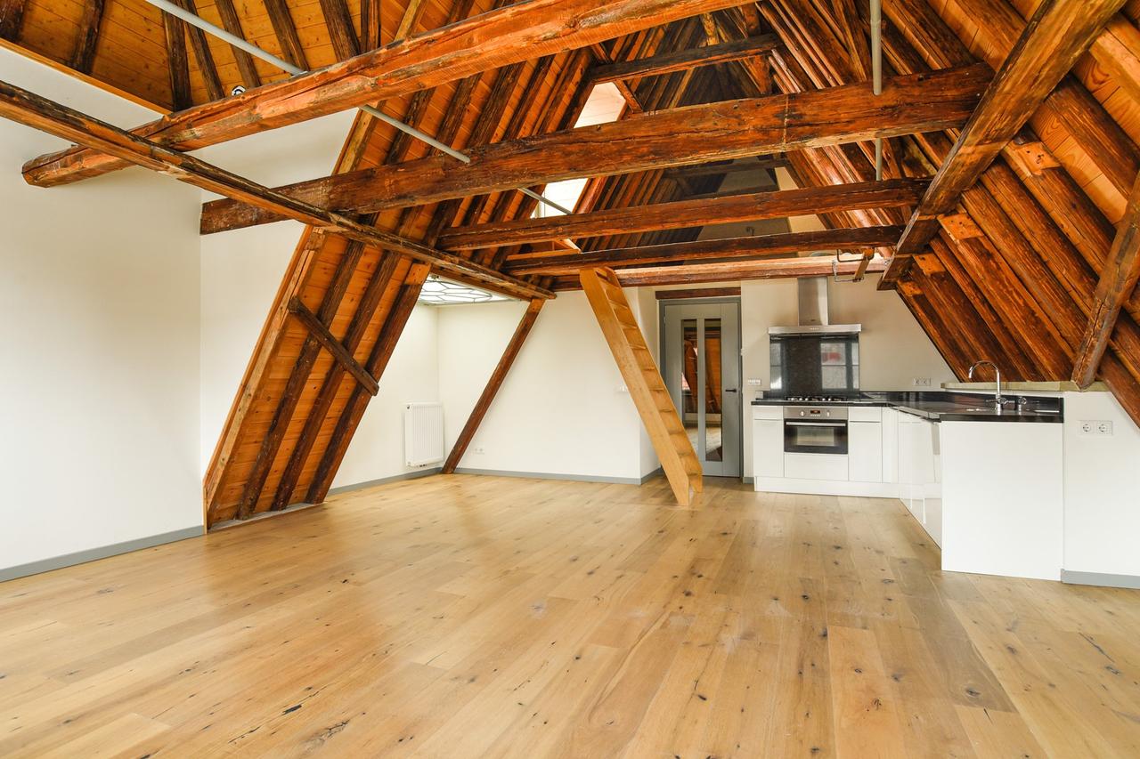 Historic apartment in the heart of Hoorn - Image 3