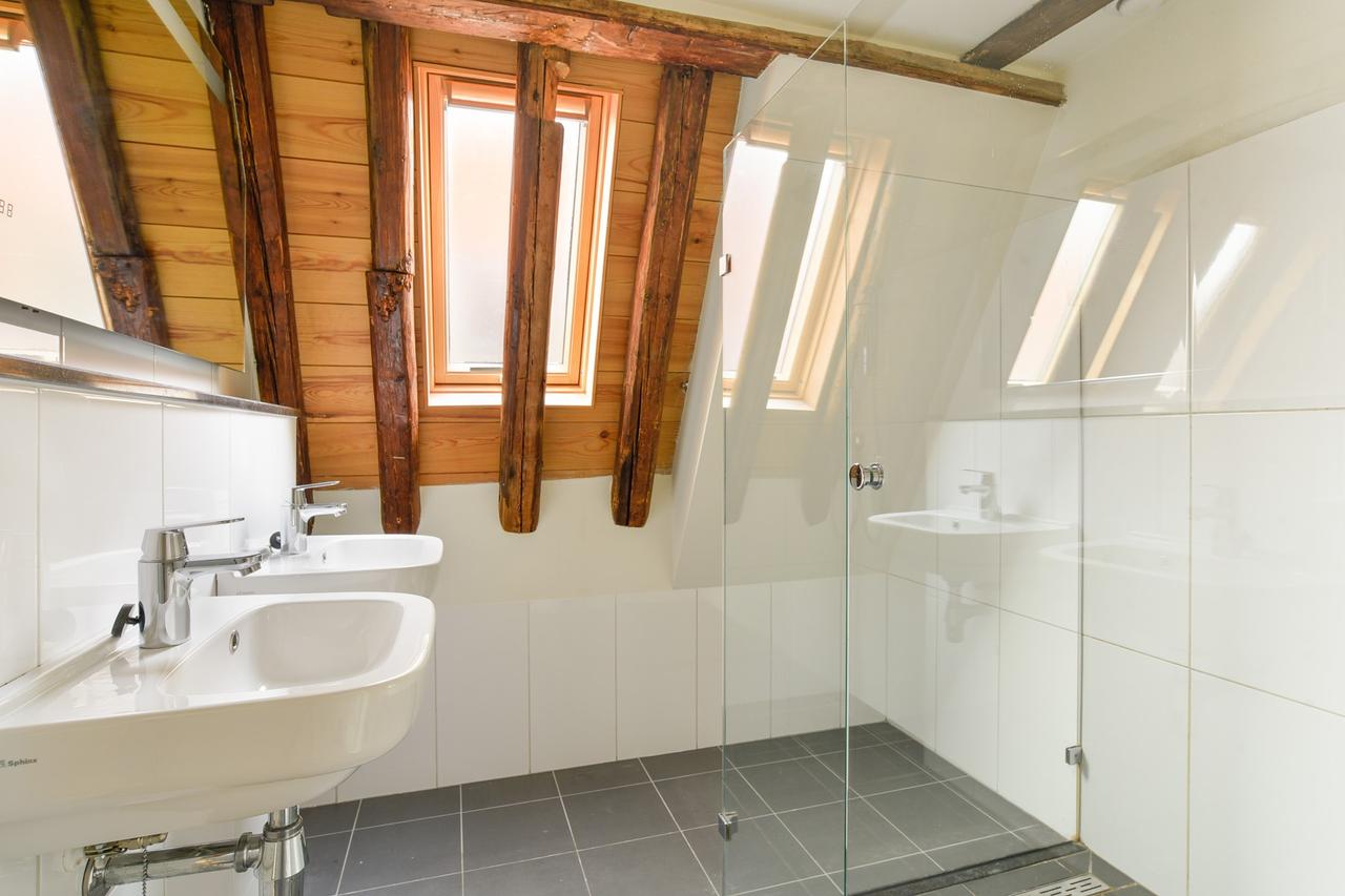 Historic apartment in the heart of Hoorn - Image 11