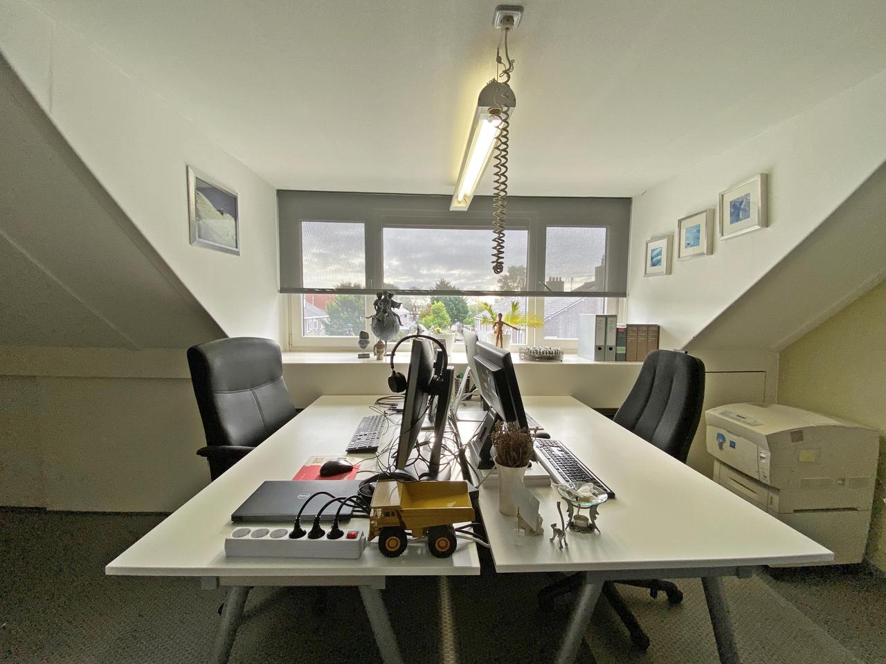 185 m² woonruimte met zonnige tuin en garage - Afbeelding 38