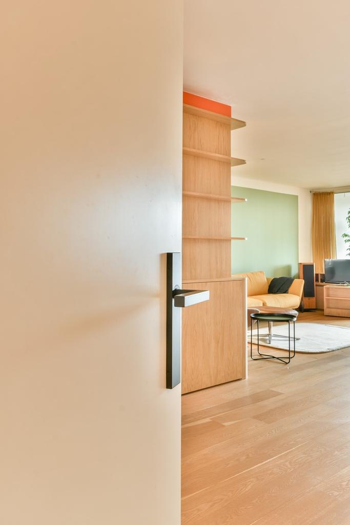 108 m² with balcony on Cruquiuskade - Image 2