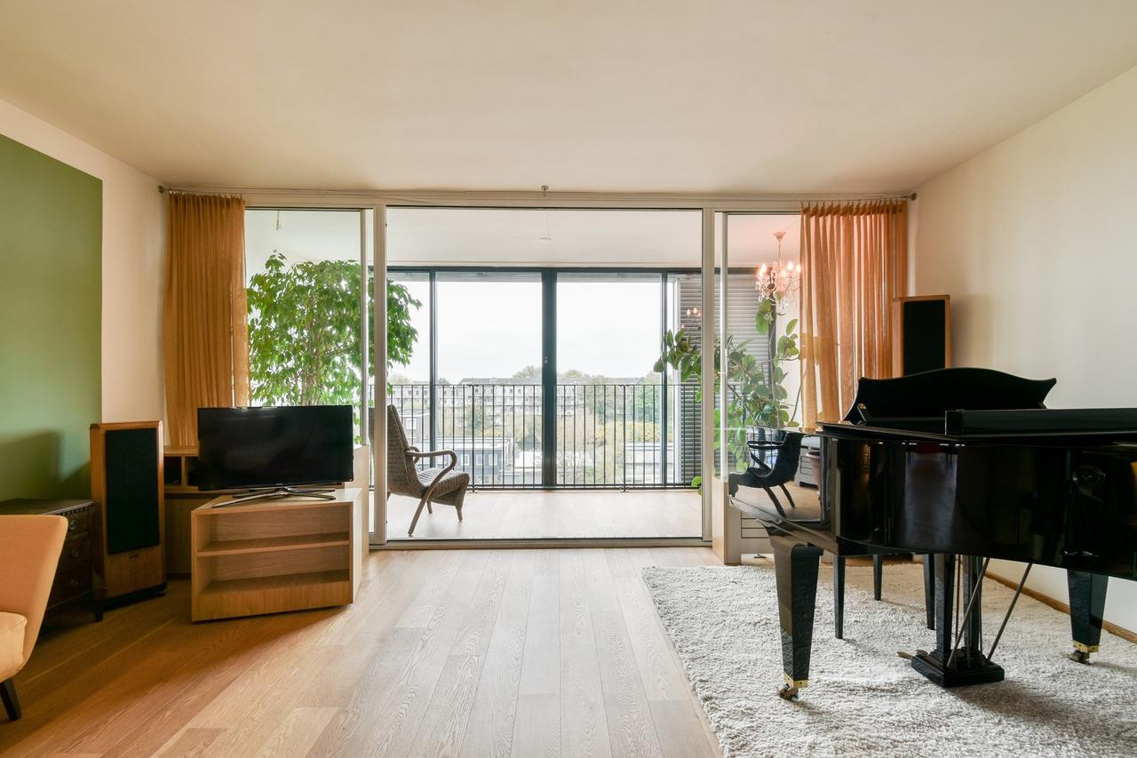 108 m² with balcony on Cruquiuskade - Image 3