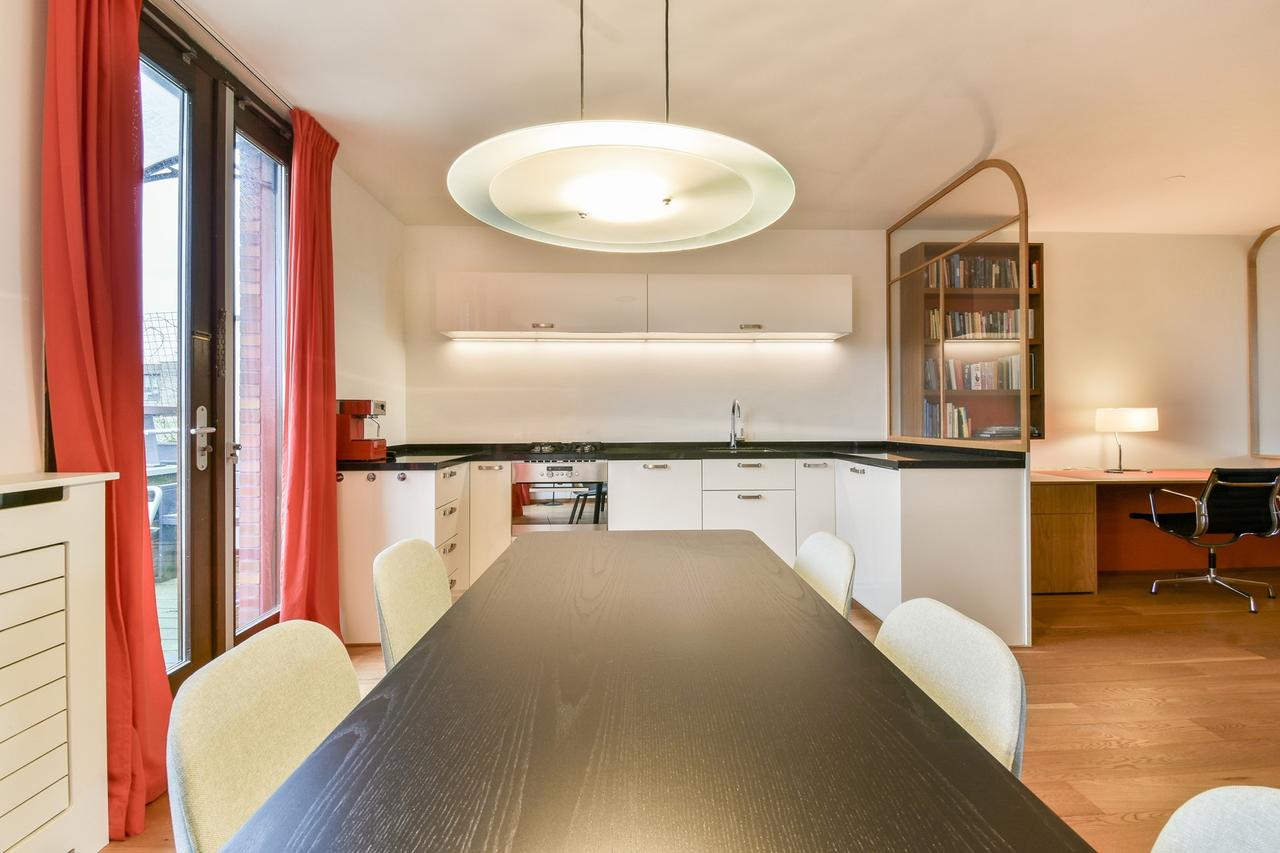 108 m² with balcony on Cruquiuskade - Image 6