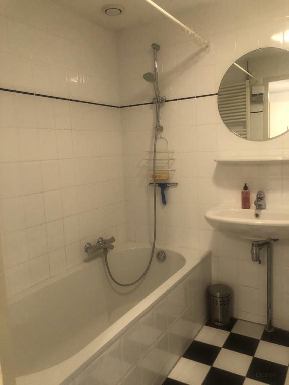 Gemeubileerd wonen met balkon in De Pijp - Afbeelding 7