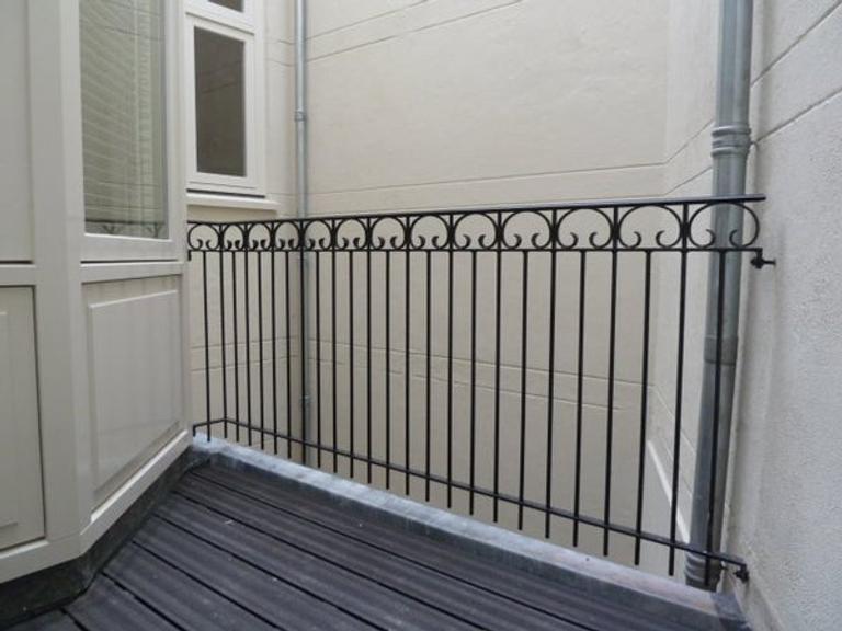 Twee slaapkamers en balkon aan de Plaats - Afbeelding 11