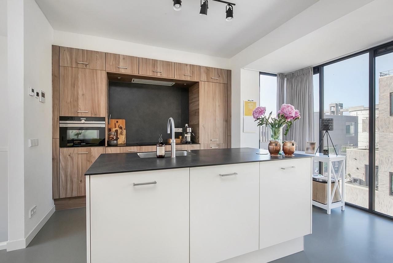 125 m² with rooftop terrace and private parking - Image 3