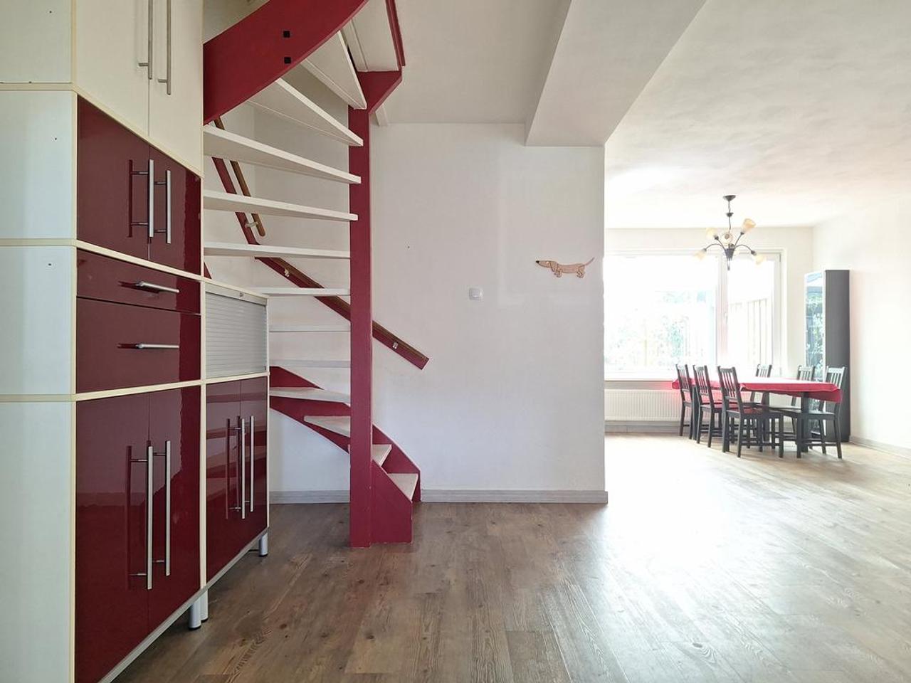 127 m² with garden and solar panels - Image 4