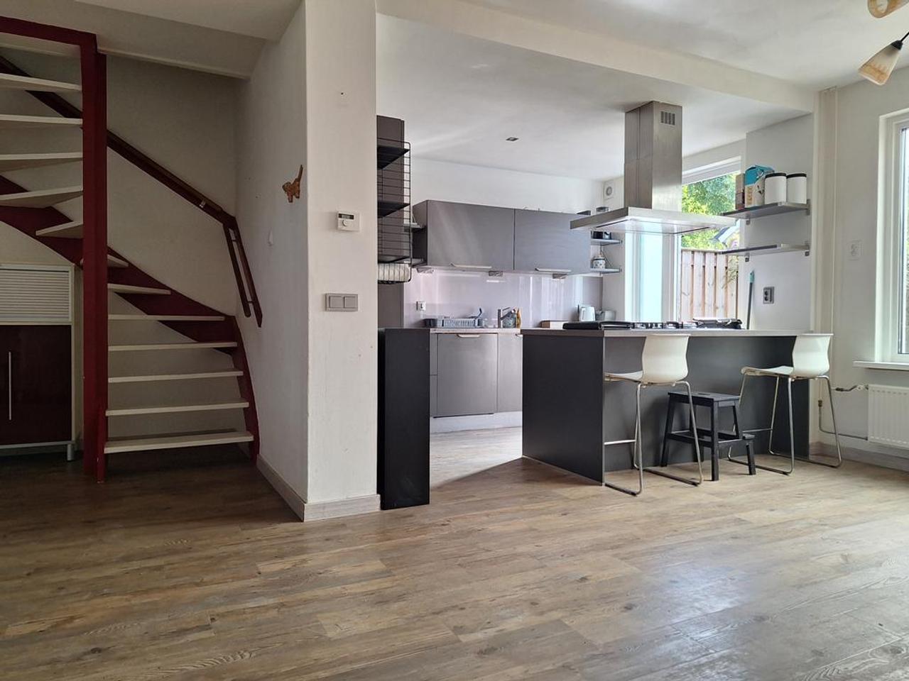 127 m² with garden and solar panels - Image 8