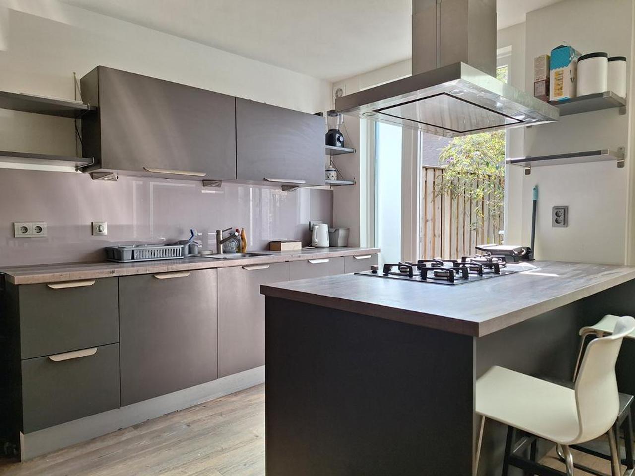 127 m² with garden and solar panels - Image 12