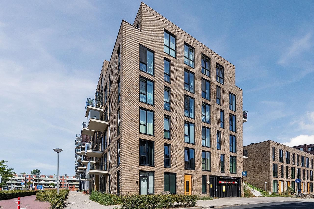 Licht 3-kamerappartement met balkon - Afbeelding 1