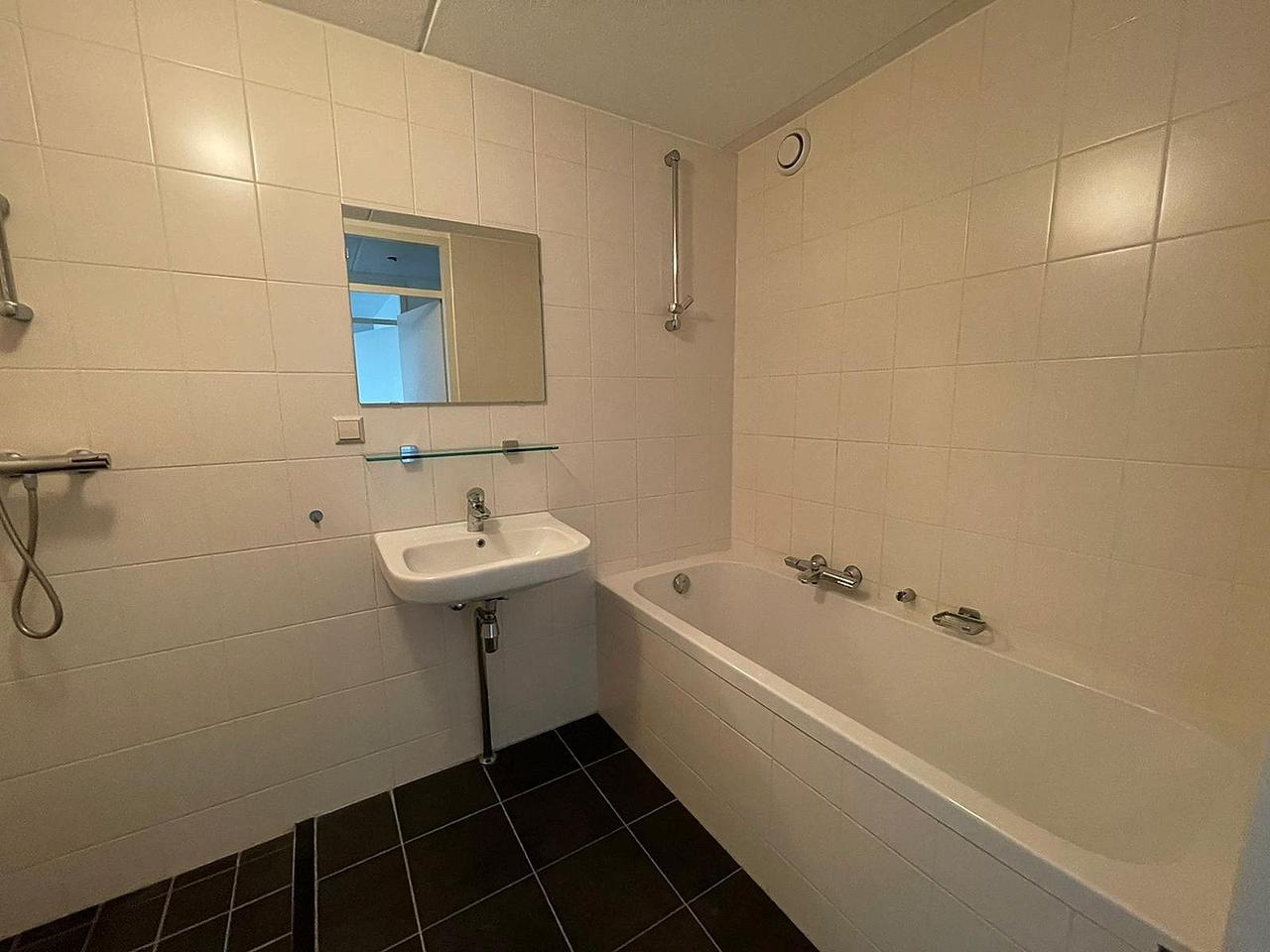 87 m² with balcony in Buitenveldert - Image 6