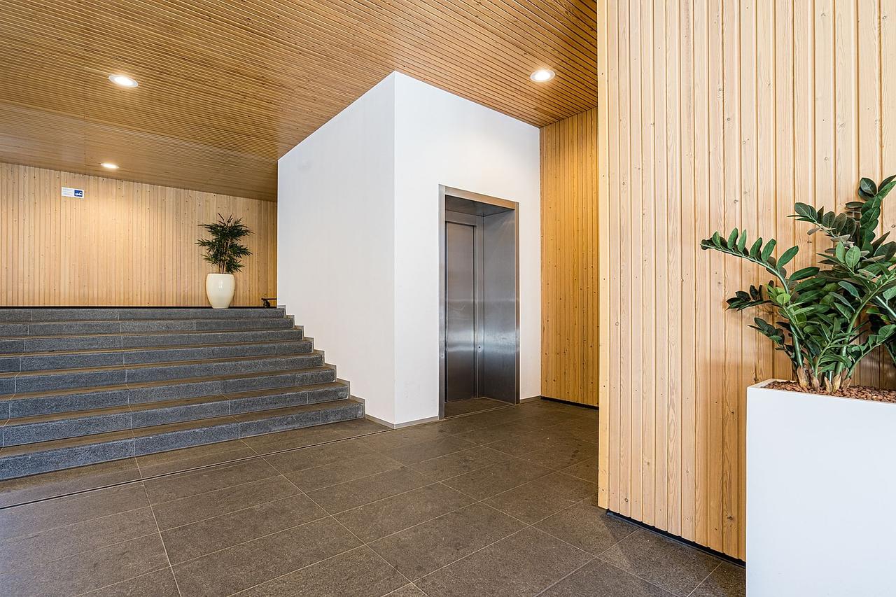 41 m² living room and balcony in Frankendael - Image 3