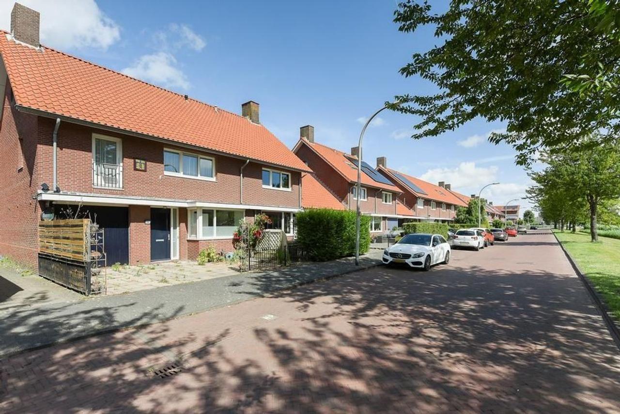 168 m² hoekwoning met 5 slaapkamers - Afbeelding 1