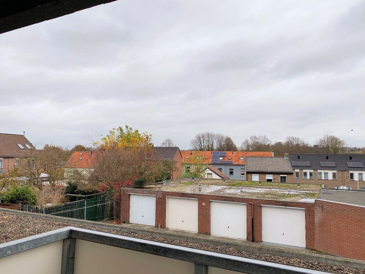 73 m² met twee slaapkamers en balkon - Afbeelding 15
