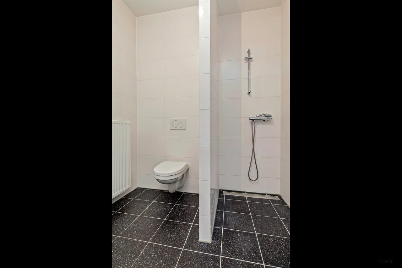 88 m² met breed balkon bij station Breda - Afbeelding 2