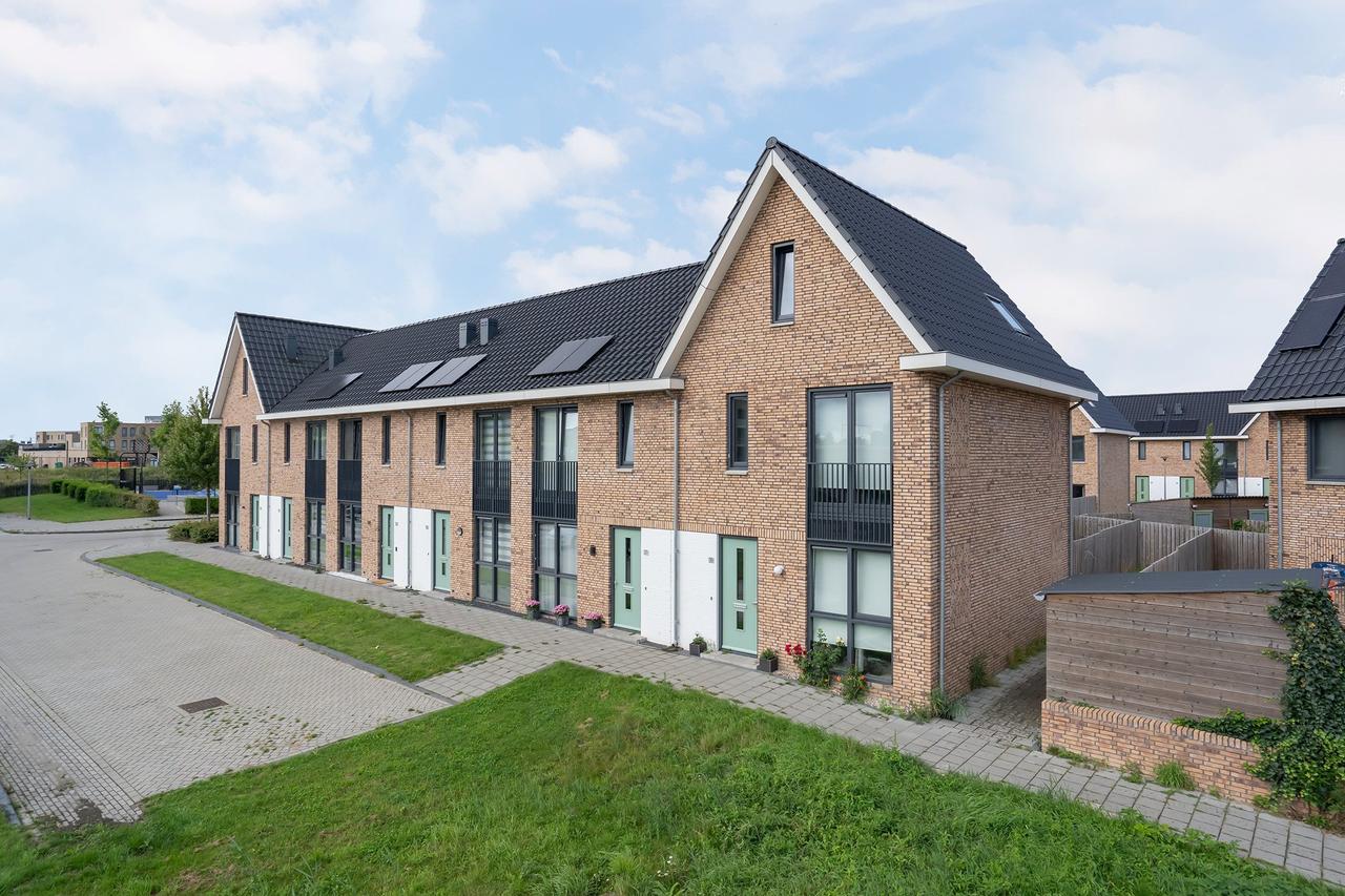 120 m² hoekwoning met tuin en zonnepanelen - Afbeelding 3