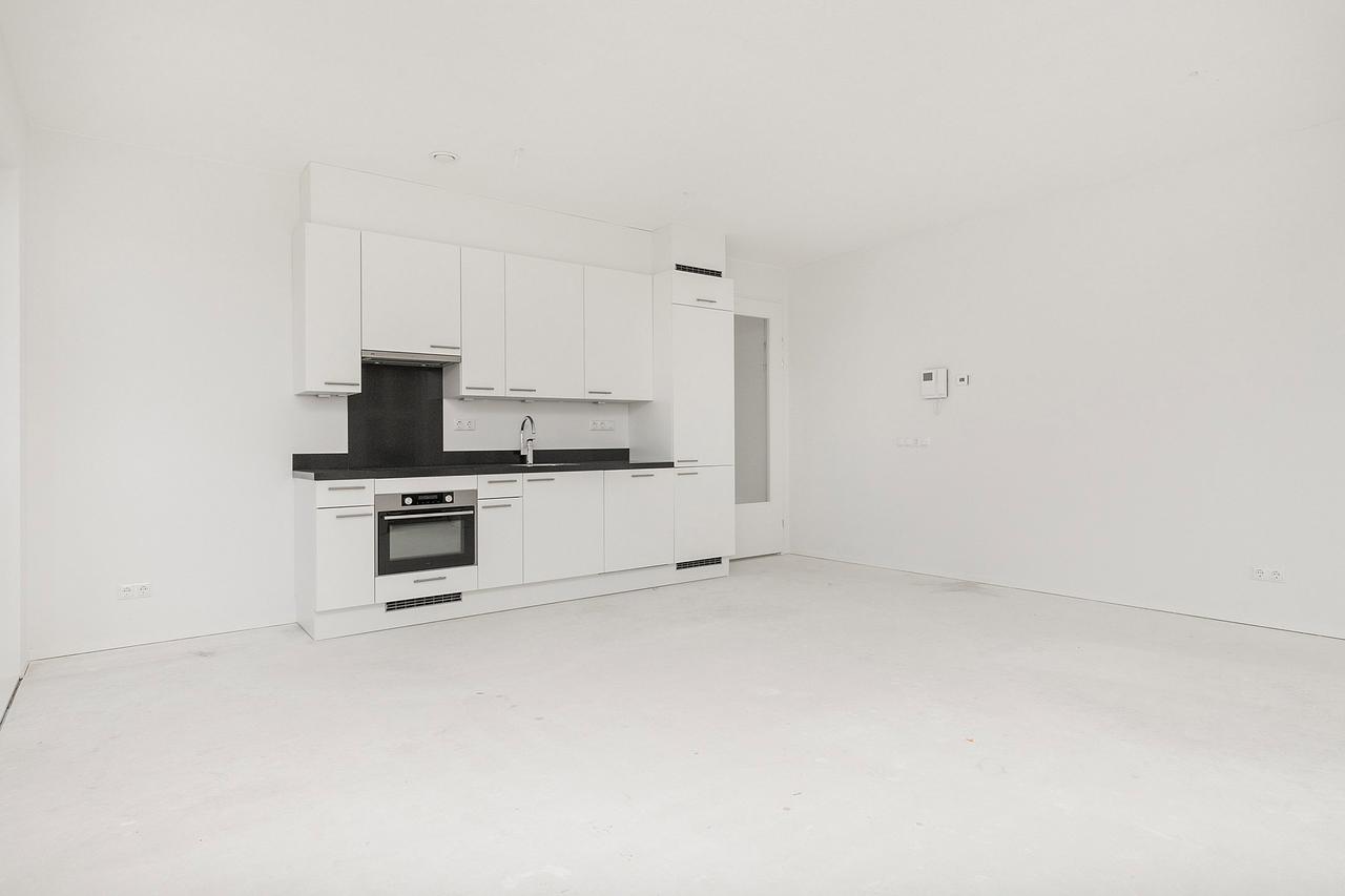 78 m², two bedrooms and west-facing balcony - Image 2