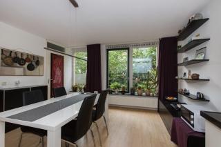 100 m² gemeubileerd met tuin en parkeerplek - Afbeelding 8