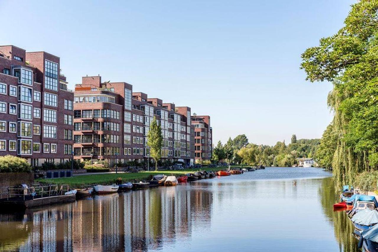 80 m² with sunny terrace and private parking - Image 2